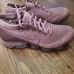 Nike Vapormax flyknit light purple gently used